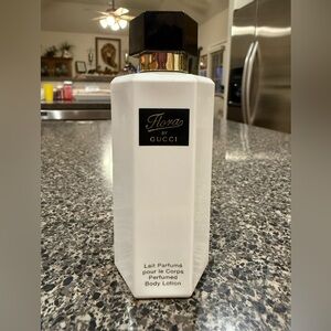Retired Gucci Flora Perfumed Body Lotion - Black top